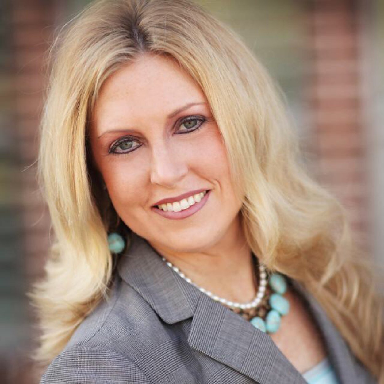 dustyandkari's profile picture. 