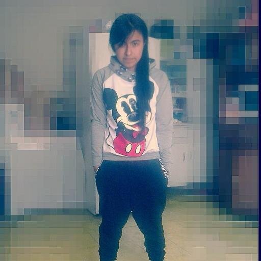 Hola! Soy Belieber y amo a Justin!!

Follow me Justin Please..... :')