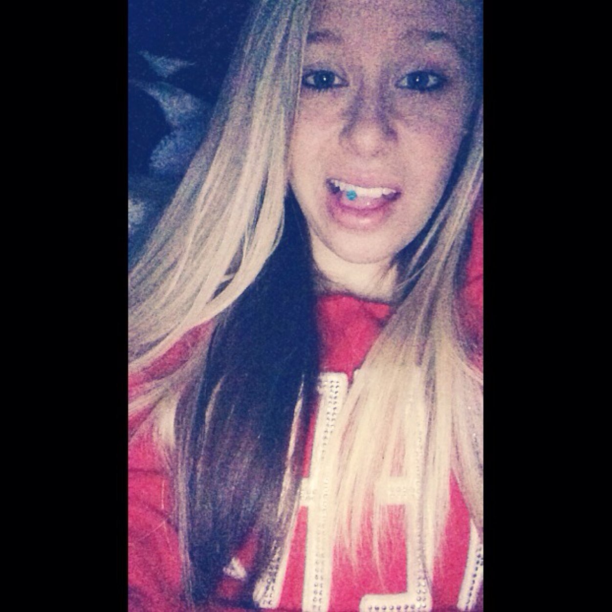 If i told you i loved you, would it make you want to stay? ❤️