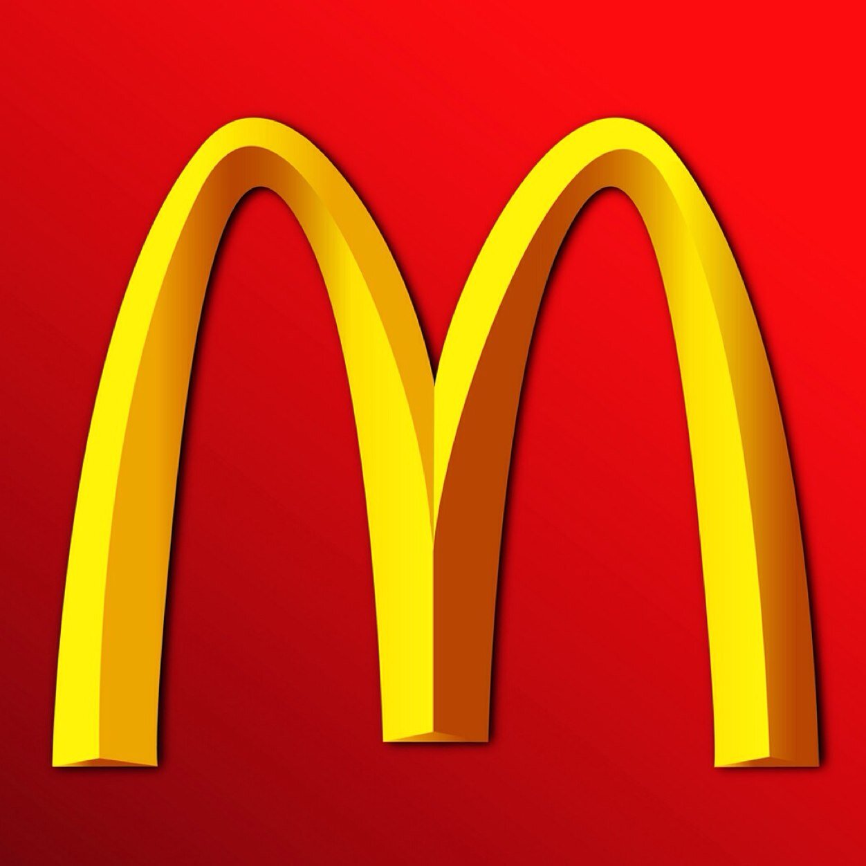 Want to work at Mc Donalds? Wabt to see the drama that is begind the kitchen? If so dm us for a role and we give you a job ! (OC's only)