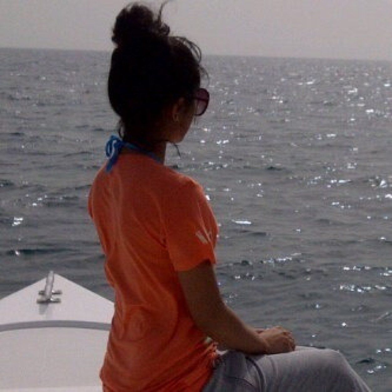 لآ تمر بِ دآخلي . . مثل آلغريب وَ آنت صآحب دآر وَ عيونك وطن  ♡