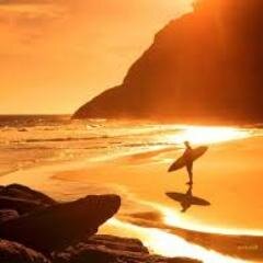 45yr old,bit out of shape,on quest to learn to surf properly,get in shape & take on any d*mn wave the ocean can throw at me. Not always going according to plan!