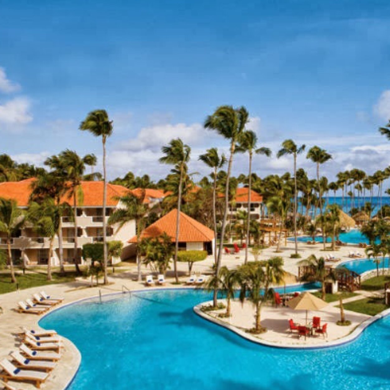 Welcome to this luxurious resort in Jamaica where celebrities are able to take a vacation from their busy lives in paradise. {Taken roles in favourites}