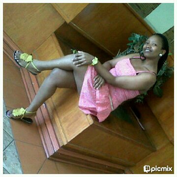 don't wnt someone pefect I'm my life...I js wnt smeone real,Life is not tht easy when u fnd true love hold on 2it and never let go,bbm pin 22DB75F4