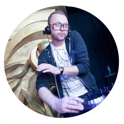 DJ