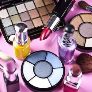 We sell products on eBay. From cosmetics/makeup, skincare, fragrance, handbags, accessories and more for discounted price!
Follow thesleekchic on eBay!
