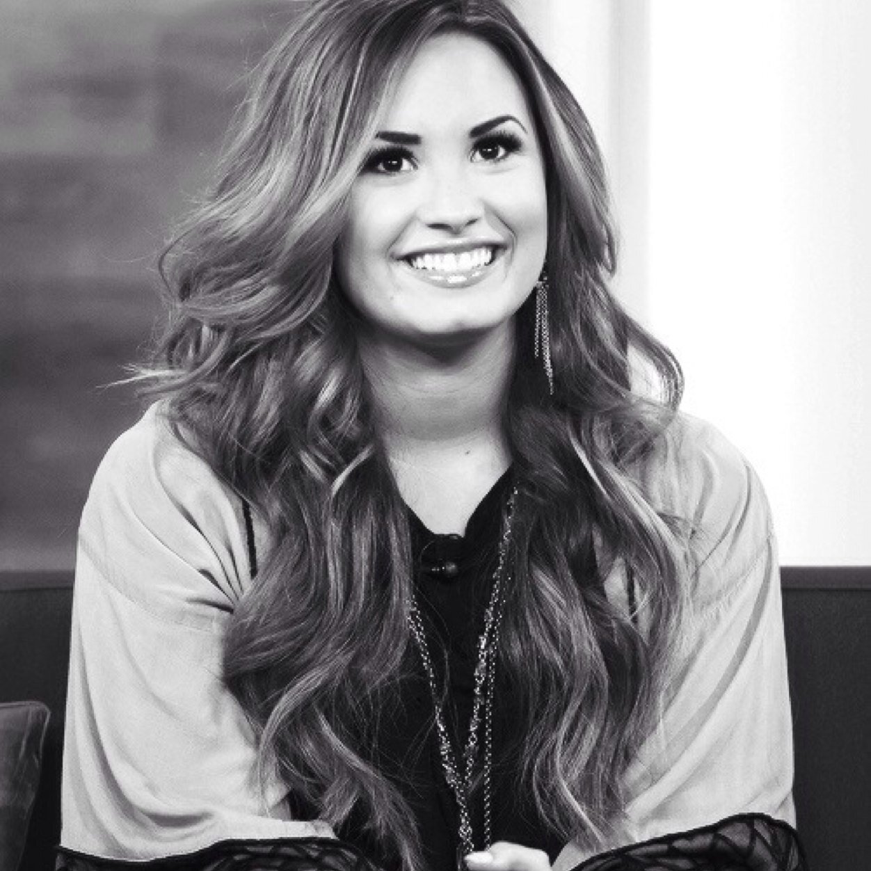 All about Demi 3 ~ Heroine ~ Dutch ~ Stay Strong ~ #NeonlightsHolland✌️~ follow back