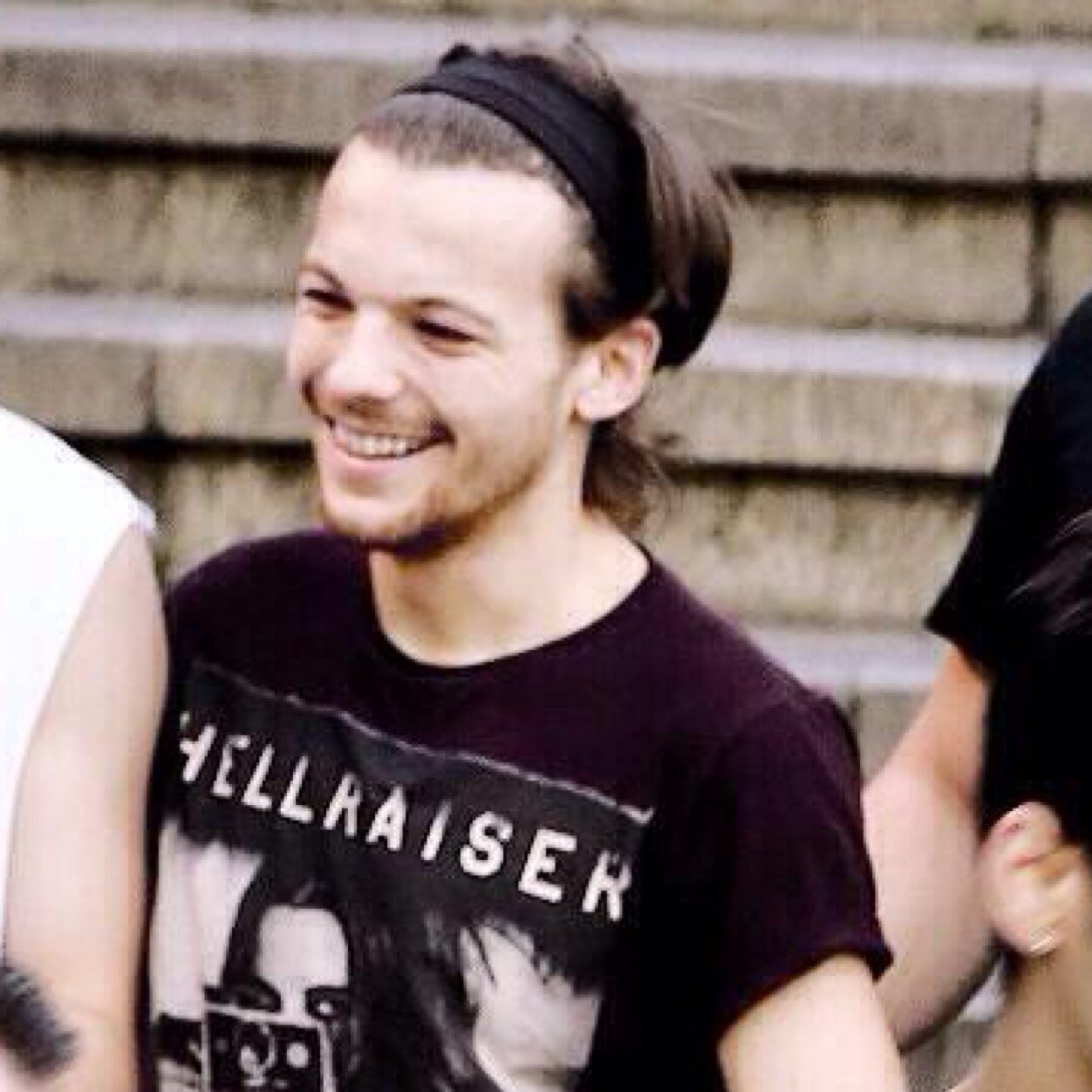 Follow @abi_tomlinson21 please i follow backx @abi_tomlinson21 @abi_tomlinson21
