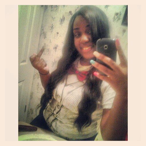 I'm just a pretty girl that want you to follow && ' mention her ♥ I follow back ;) TeamSingle, TeamFuckYouHoesFeelings..
