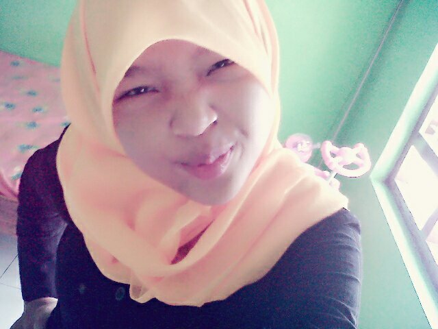 aku sangat suka bernyanyi .. walaupun suaranya gk bgs ,:D