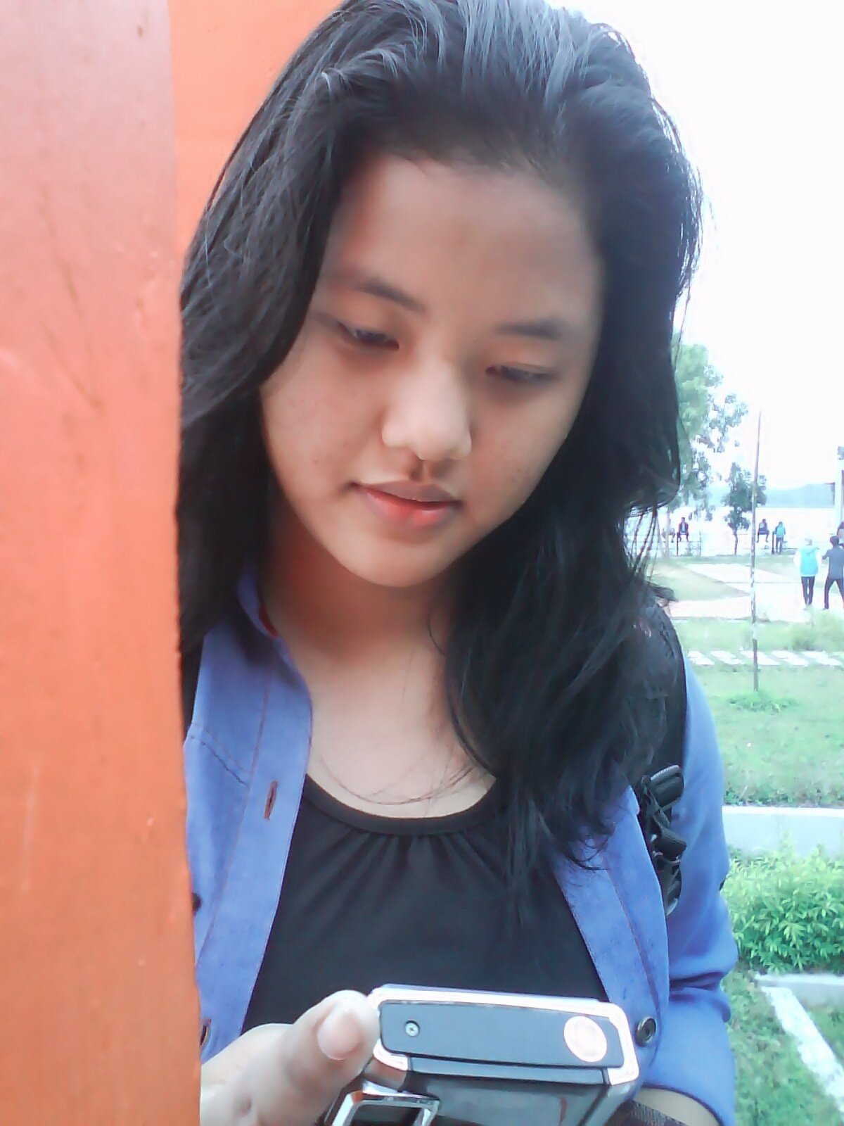 mak_enting's profile picture. Aku dan khayalanku. Aku dan Mimpiku. Aku dan Impianku. Aku dan Harapanku. Aku dan Kamu. Merangkai menjadi cerita tanpa akhir.
Tanpa judul.