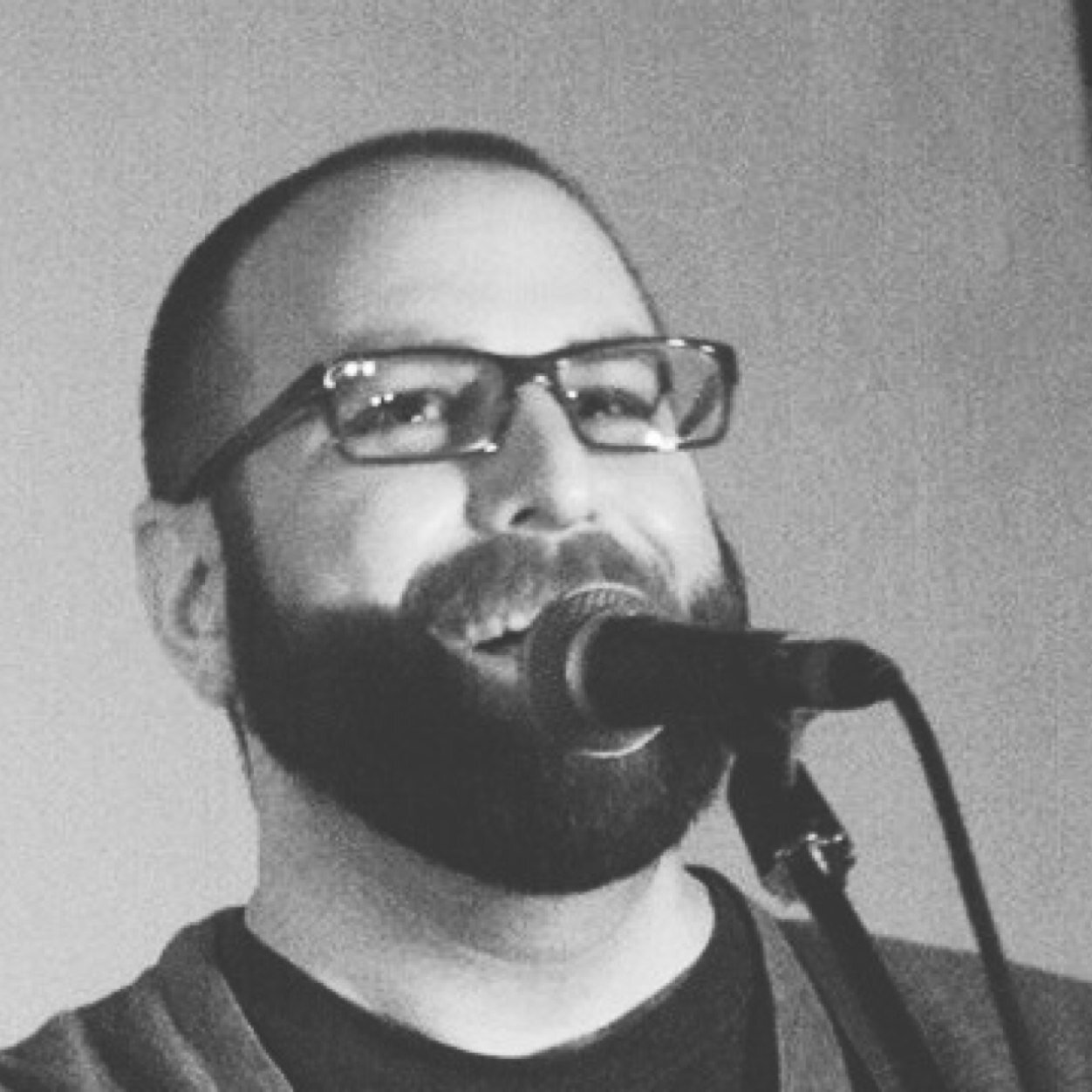 arts associate with @pwberlin // singer-songwriter with @roemercollect