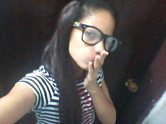 soy venezolana, directioner y mi pasion es comer 
11 años