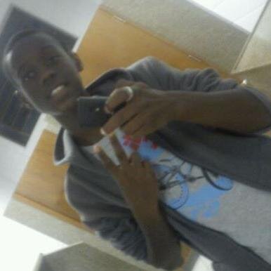 Guilhermeinhooo's profile picture. enquanto uns buscam a perfeiçao, eu so procuro a felicidade                                      sigo todos de volta ;3 guizito