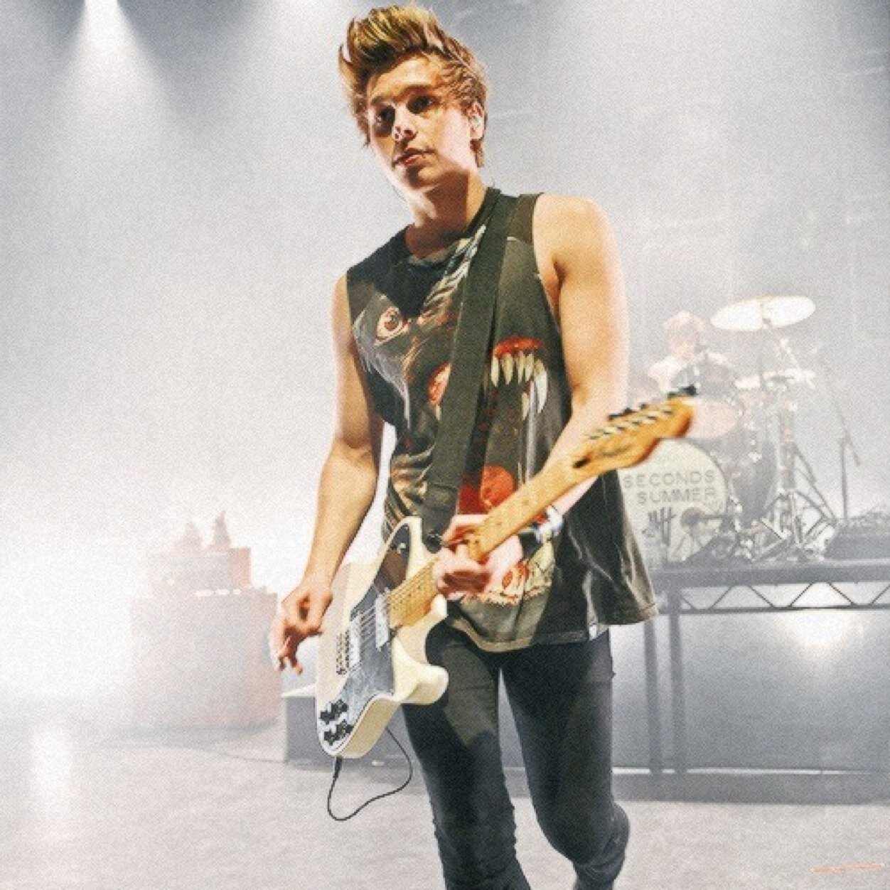 BandzLife's profile picture. I post my own edits of bands, band members and some times other famous people and things. Let me know if you want to request an edit.