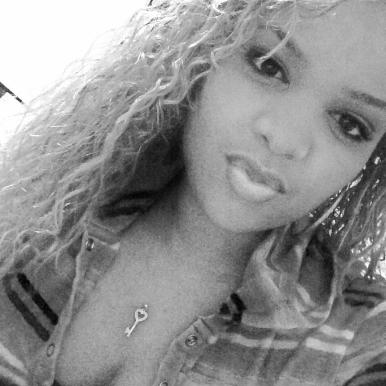 TRUST NO ONE && ONLY BELiEVE iN YOURSELF..!