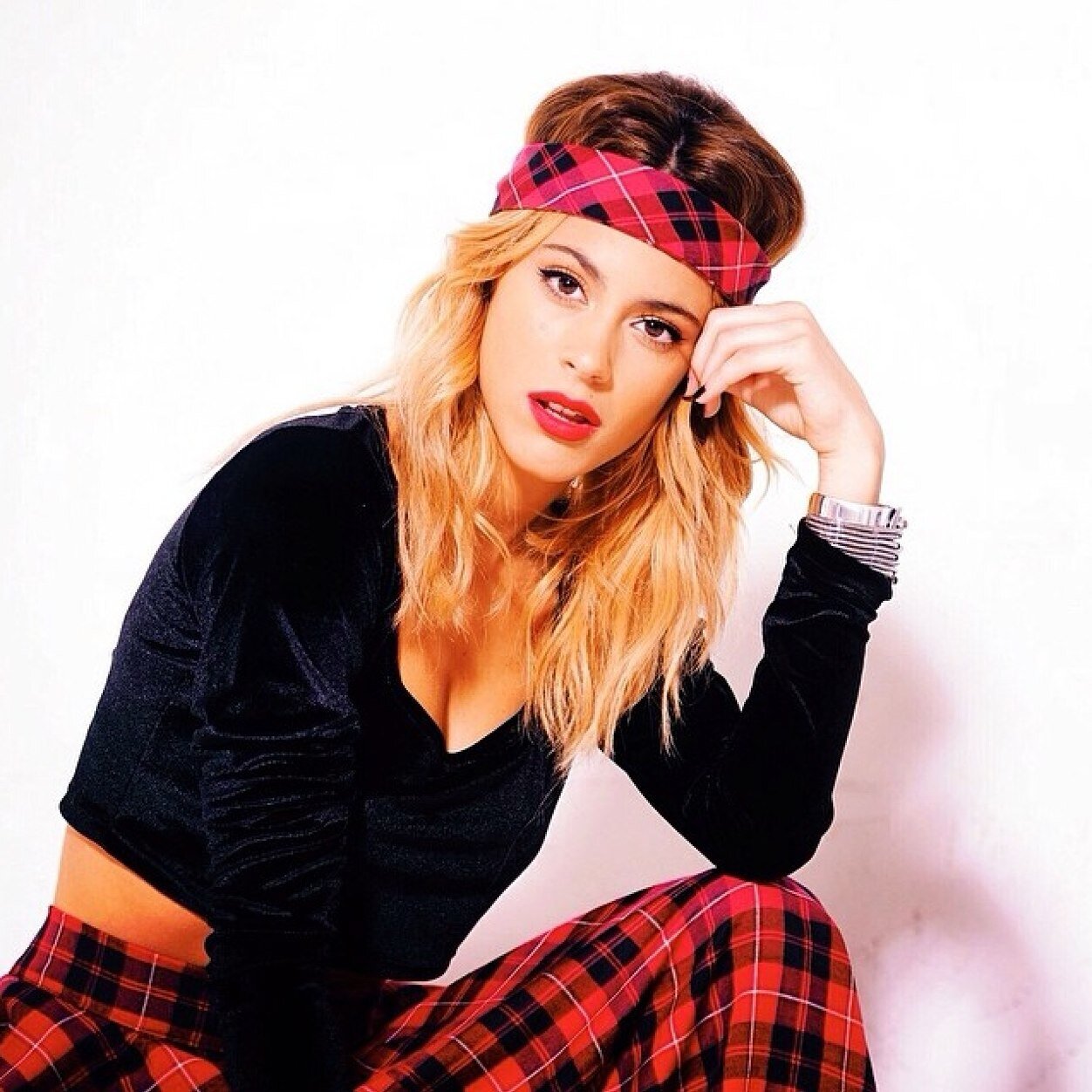 Tini Stoessel con dos palabras me llgan tantas cosas al corazon dos palabras que me algran los dias me sacan sonrisas. Dos palabras importantisimas en mi vida!!