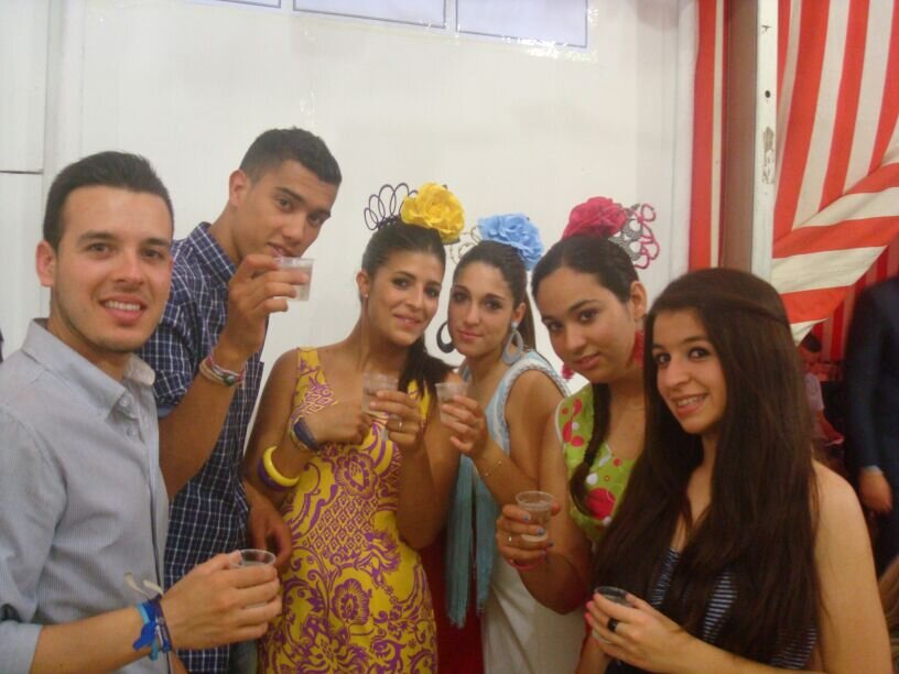 Rociio1995mp's profile picture. Nivel 18. Enamorada de Sevilla y de su Semana Santa. Músico desde mis 11 años . Sonriendole a la vida.