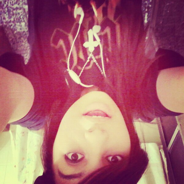 Acredite em si mesmo, pois até sua sombra te abandona no escuro. || ♥ Legião Urbana ♥ Iron Maiden ♥ Imagine Dragons ♥