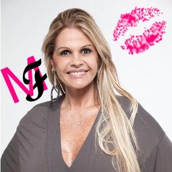 Porque quando eu a vejo, eu simplesmente me encontro. Quem ama só ama. Dedicado a ela, a minha @moniquevansreal Minha fonte de energia 3