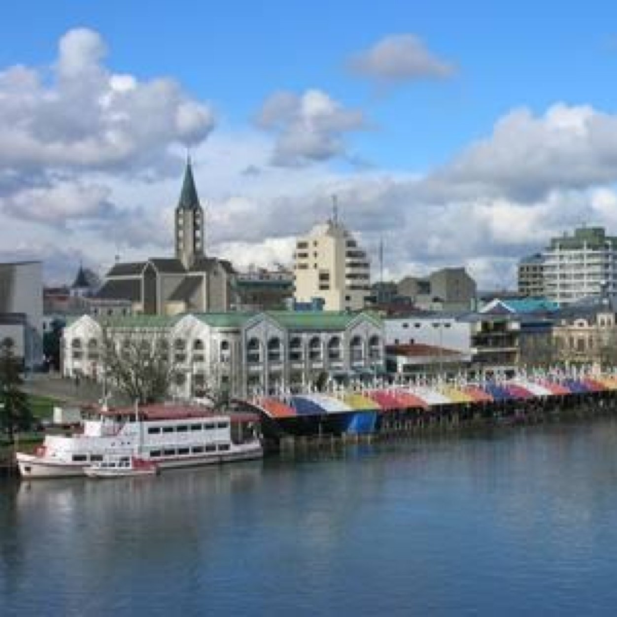 Somos embajadores de la corporación nacional Ciudad Accesible. Queremos para Valdivia una ciudad más inclusiva y accesible, mediante la EDUCACIÓN.