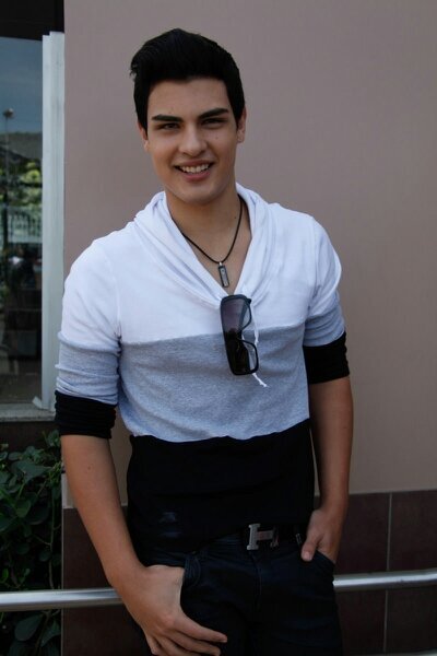 LARITHEUS4's profile picture. instagram @Lari_Manoela_2 e @principe_rene_thristan