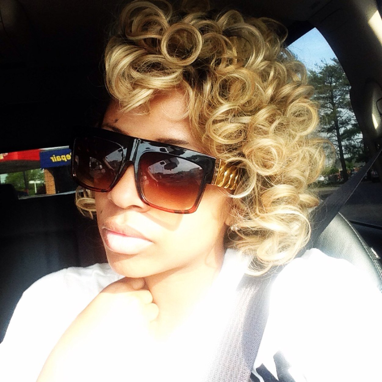 ONE OF A KIND: Mother, Girlfriend, Best Friend, Hairstylist n Make-Up! IG: tai_diddy73 or email me at tainelson88@gmail.com for more info!!!