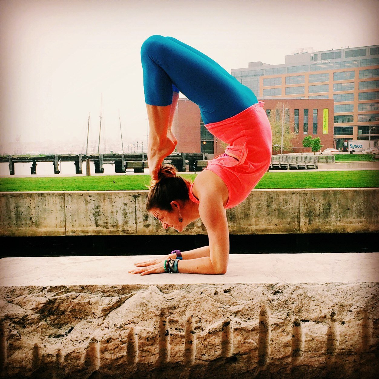 passionate about health, yoga, music and happiness