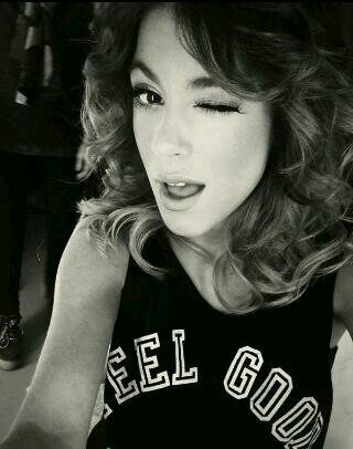 All you need is love !    #NoAlBullyngMediatico !!!!!          TINI tu sorisa hace todo valer la pena !!!!!! @TiniStoessel ..