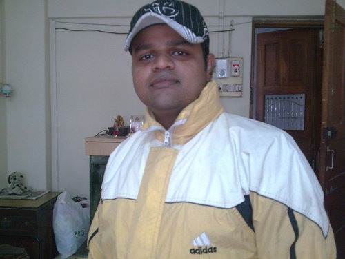 Am an MBA n love travelling n Biking