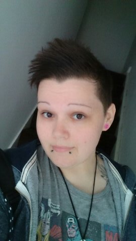 Kim, 23, Nottingham, gay, music, live life and love