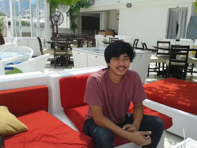 Trie Laksono
