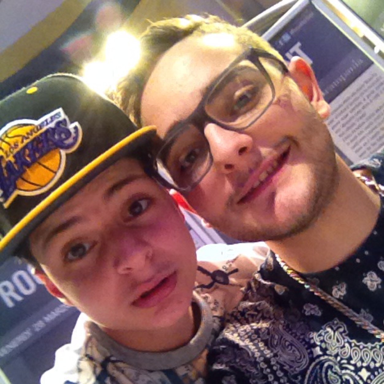 RhAntimo's profile picture. Mi chiamo Antimo,ho 14 anni e amo il calcio e la musica, in particolare la musica di Rocco Hunt (il vincitore di Sanremo giovani)
#cemagnamm#Rh#forzanapoli