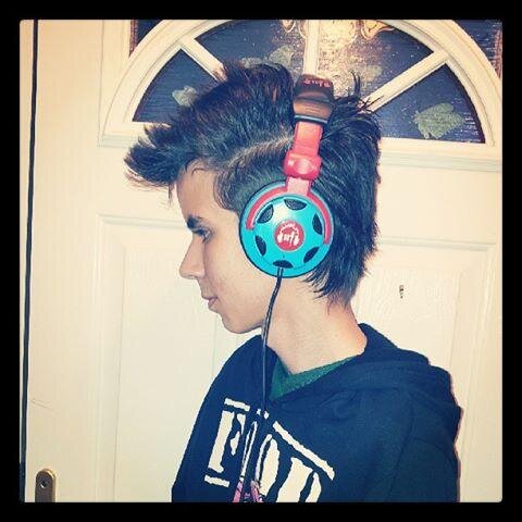 JordyafonsoJ's profile picture. a man with a plan to get 100 grand,swag

u follow me i follow u, at some point :0)