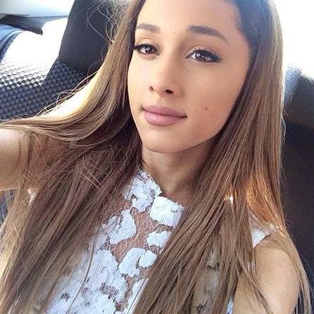 I dont care who sees it babe i dont wanna hide the way I feel when you're next to me.