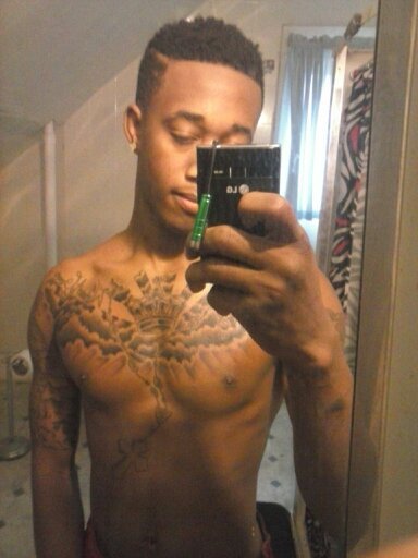#TeamgrabNgo #Workhard #PlayHard #Faithful #Loyalty #BBall #Lite #Designer #Retros #TeamFollowBack #Football #TeamNoLackin #imjusbeinhonest