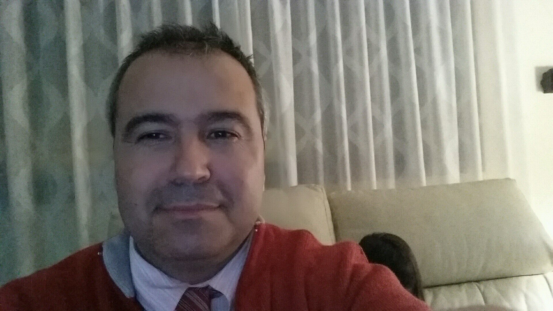 Ldo en Ciencias Empresariales. 
Docente. 
Consultor
Emprendedor
Felizmenta casado. 
Padre de tres preciosas crías.