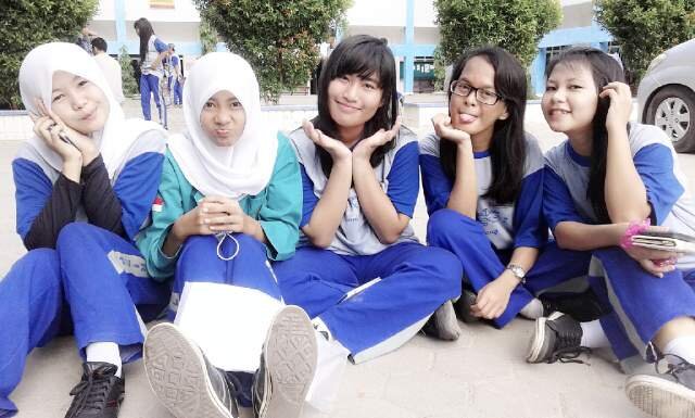 Pini_alvionita's profile picture. syukurilah apa yg anda dptkan skrang,baik suka ataupun tdak maka anda sdah menghargai diri anda sendiri. single happy :)