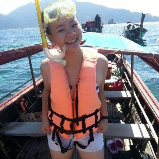 sherleehom's profile picture. 