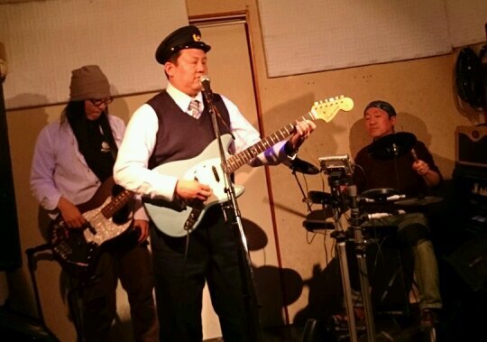 Gt&Vo. MIMORY(@ainomimory) gt.ogura(@23hir23)  Ba. 遠藤 a.k.a ラリー(@maya2_0808)   Dr.Taku     ライブ情報、バンドの動画等をお届け。
