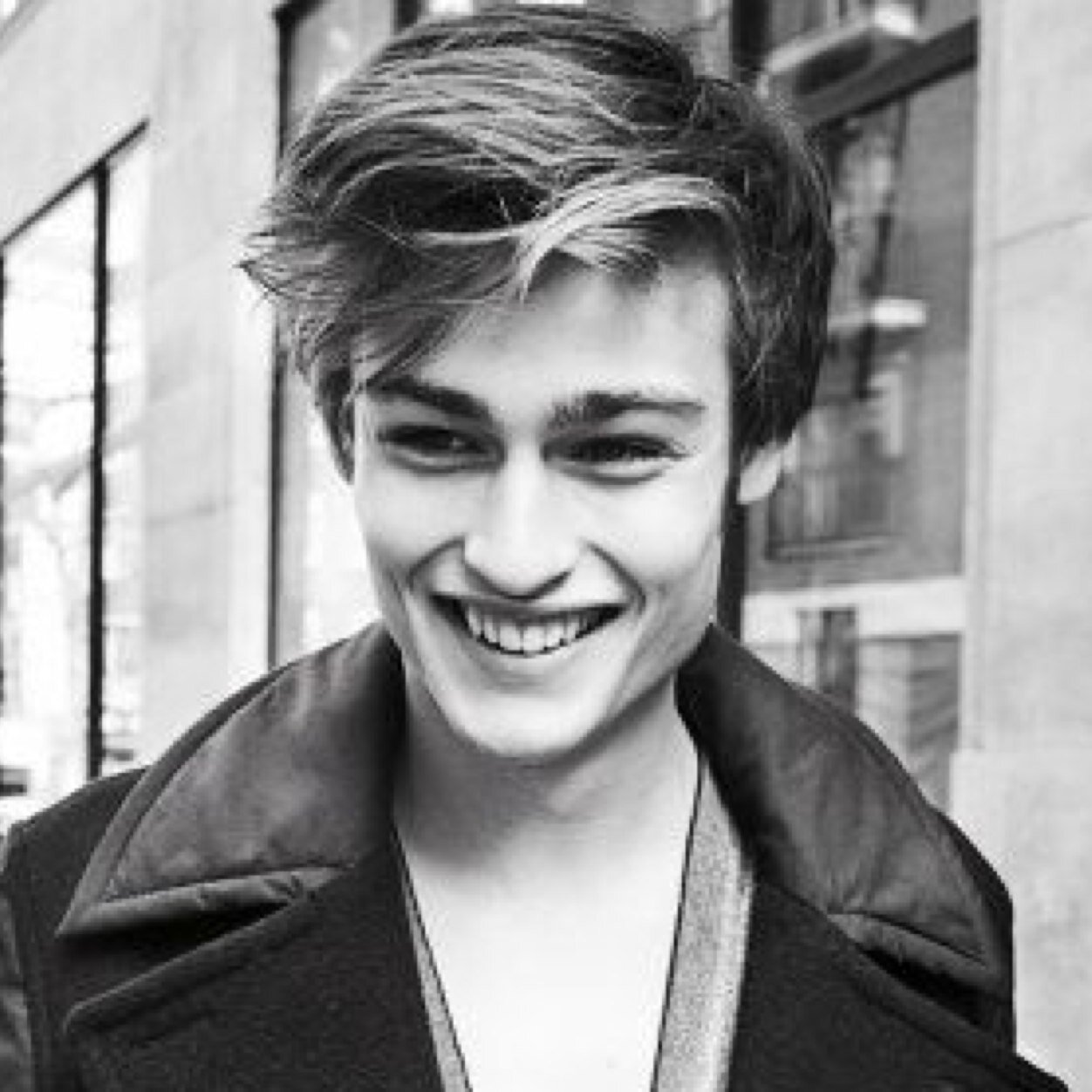 CrypticRapture's profile picture. We're born to die. [RP]