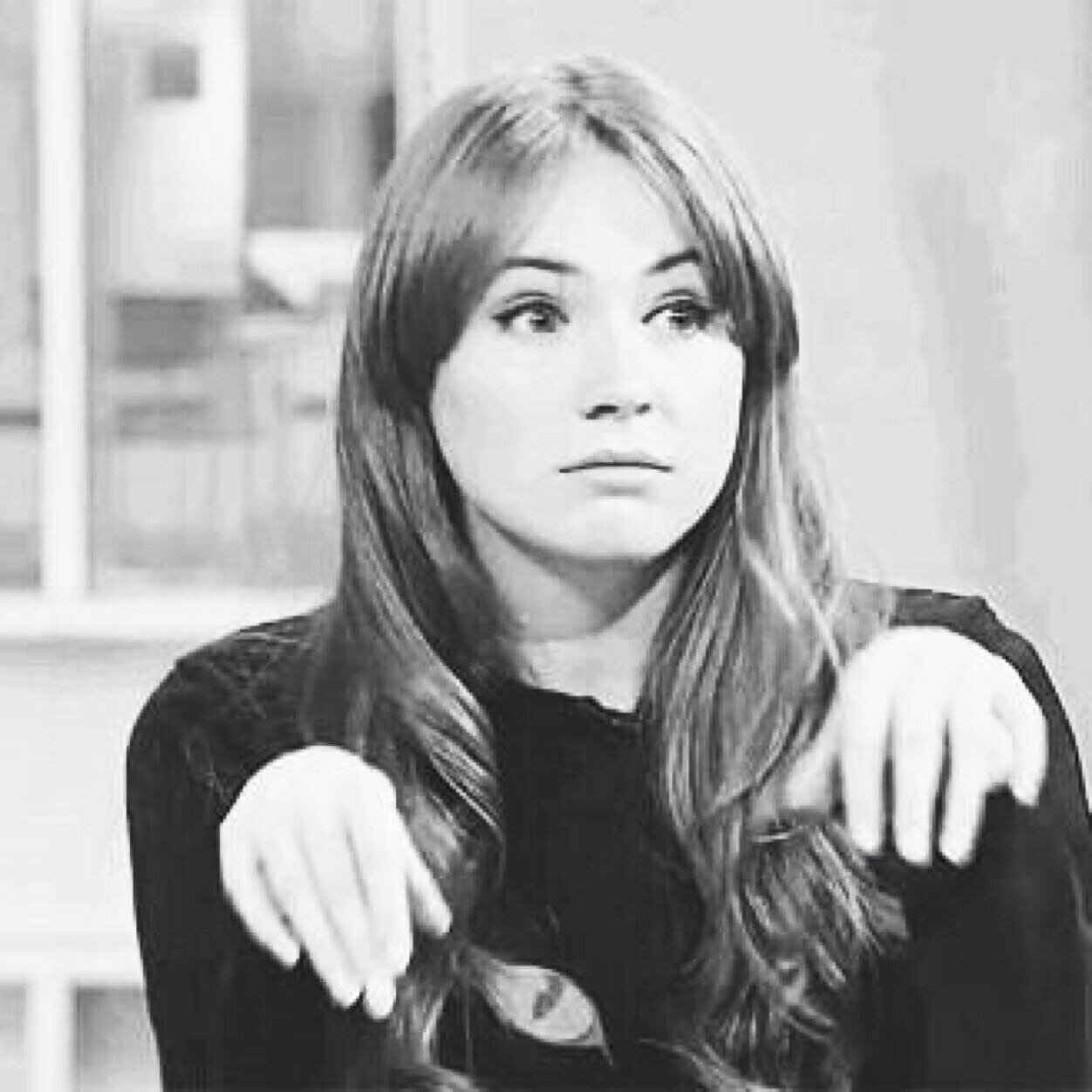 When I was a little girl I had an imagenary friend and when I grew up he came back. He's called @SparodicAlien. [RP:18+]