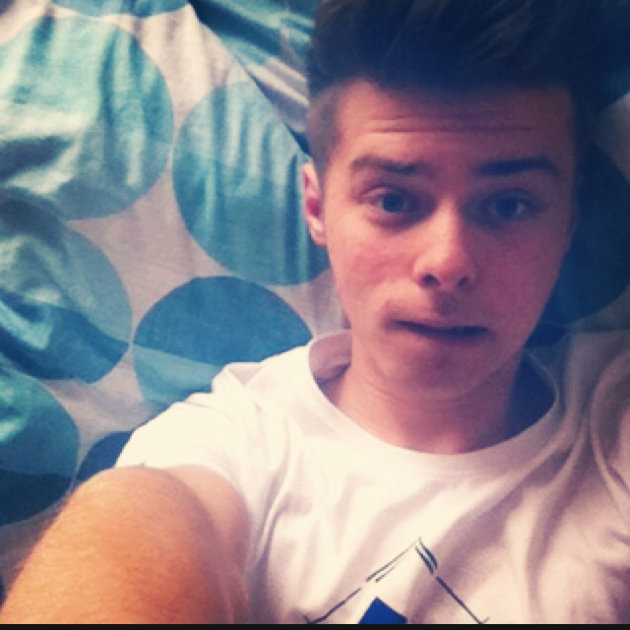 Follow me i will follow you back, add me on snapchat- rossw_16,