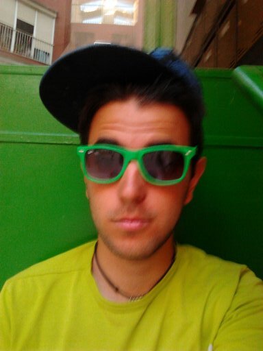betico y solteroo soy un cachito pan sigueme y te sigo amigos de mis amigos y buscando mas amigos