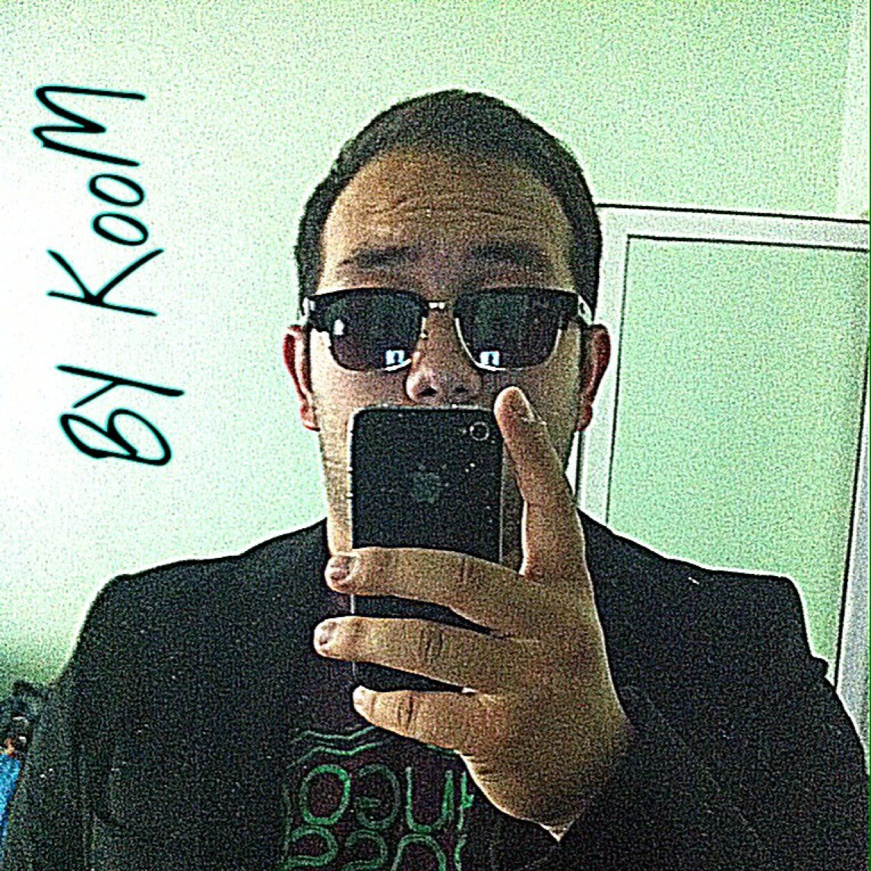 KoMoL_95's profile picture. :-D