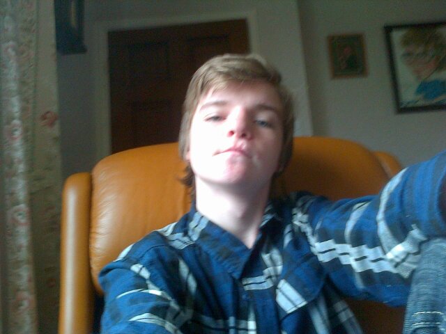 I like dancing and I like make and watching minecraft videos. follow me instagram Mikey pape  http://t.co/o4nTK8JJ8k