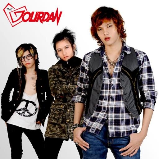 We love to play and listen the music *Yes we're THE JOURDAN @fijesibuea & Azy & @axelandaviar - The band from Jakarta Indonesia* CP: (Rully 08211-2863-193)