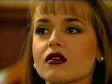 essas meninas com os cuzes on fire...