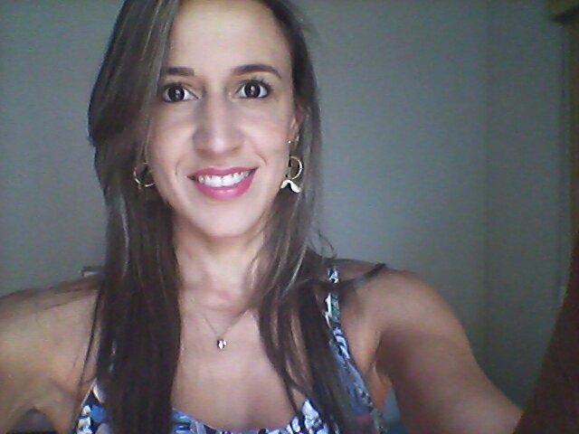 Eu sou ' α complicαdα e perfeitα αzeitonα dα suα sαlαdα !!  Personal Trainer, professora de Educação Física e noiva do Leonardo Menezes Nunes!