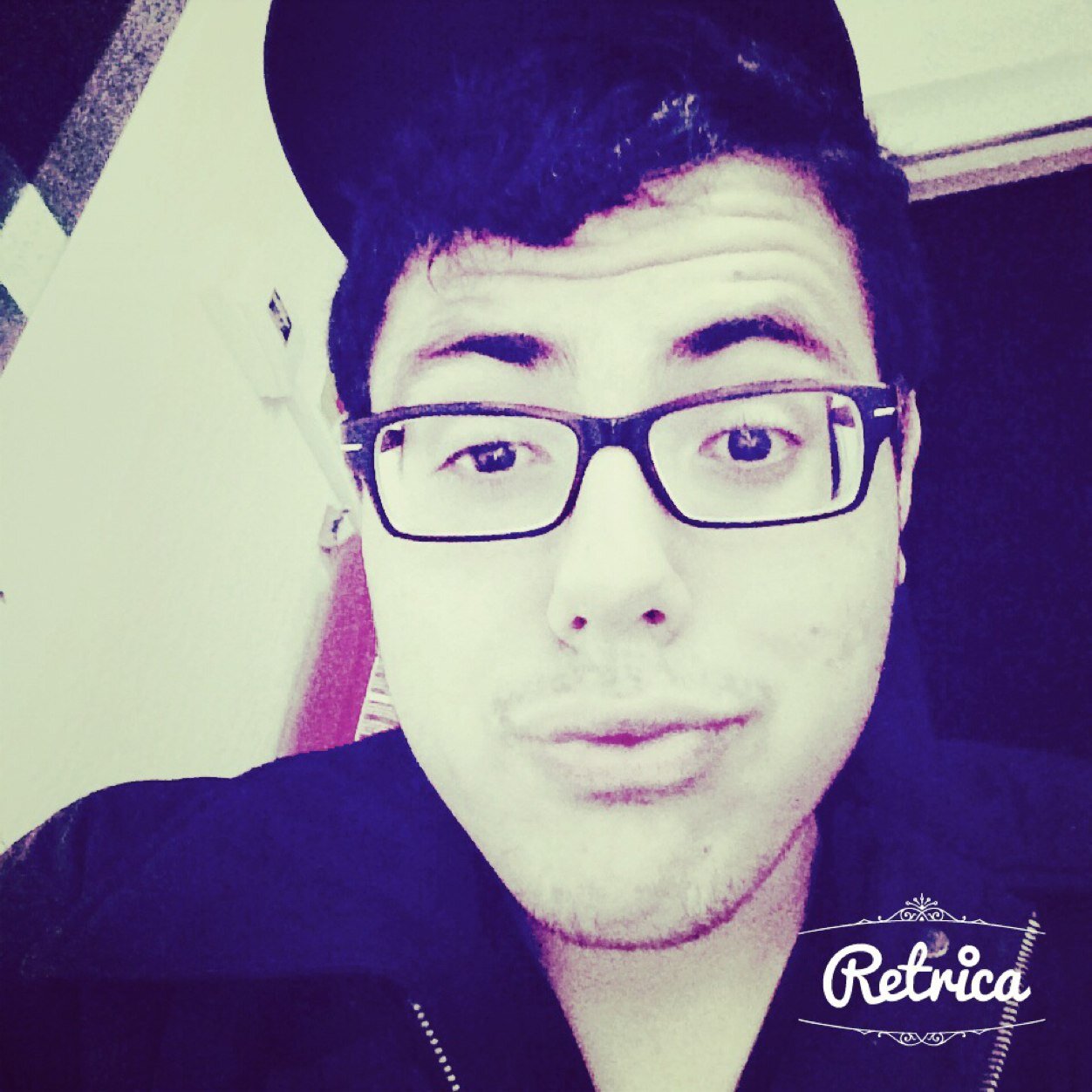Tente me descobrir e tire suas proprias conclusoes